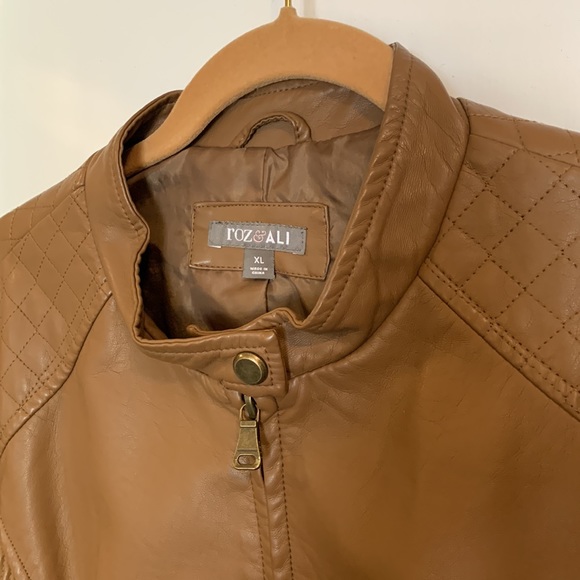 Roz and Ali Snap Collar Jacket Soft Faux Leather Quilted Lined Details Biker XL - Picture 5 of 10